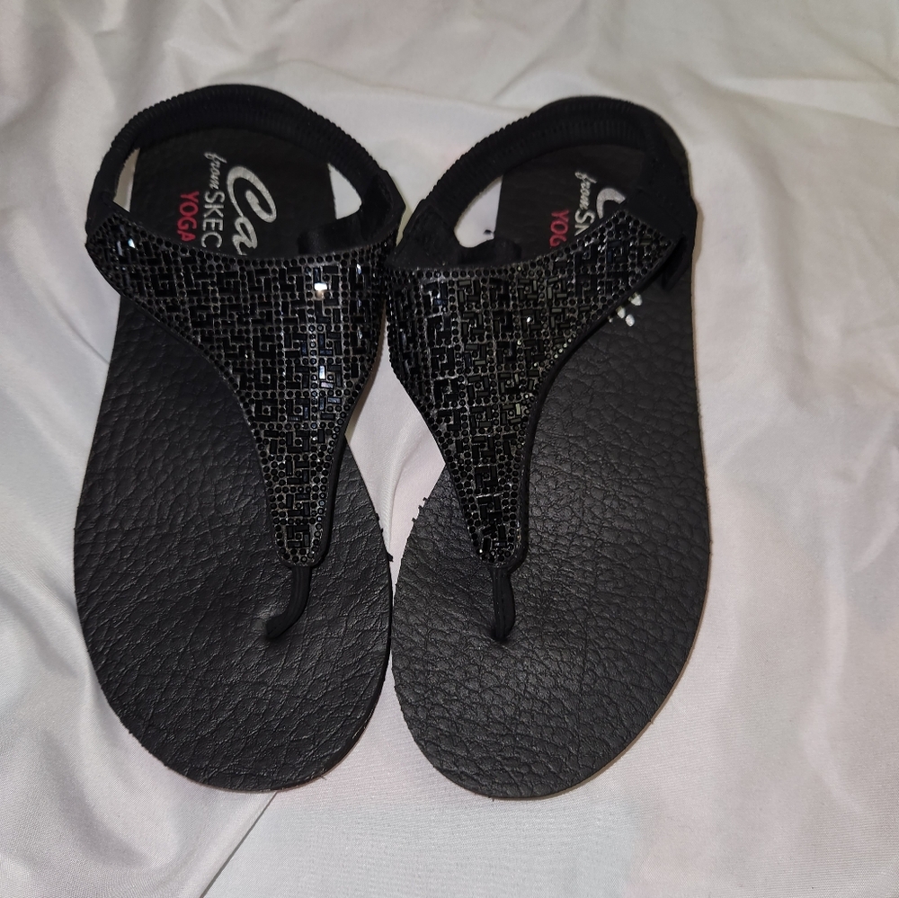 Cali Skechers Yoga Foam size 7